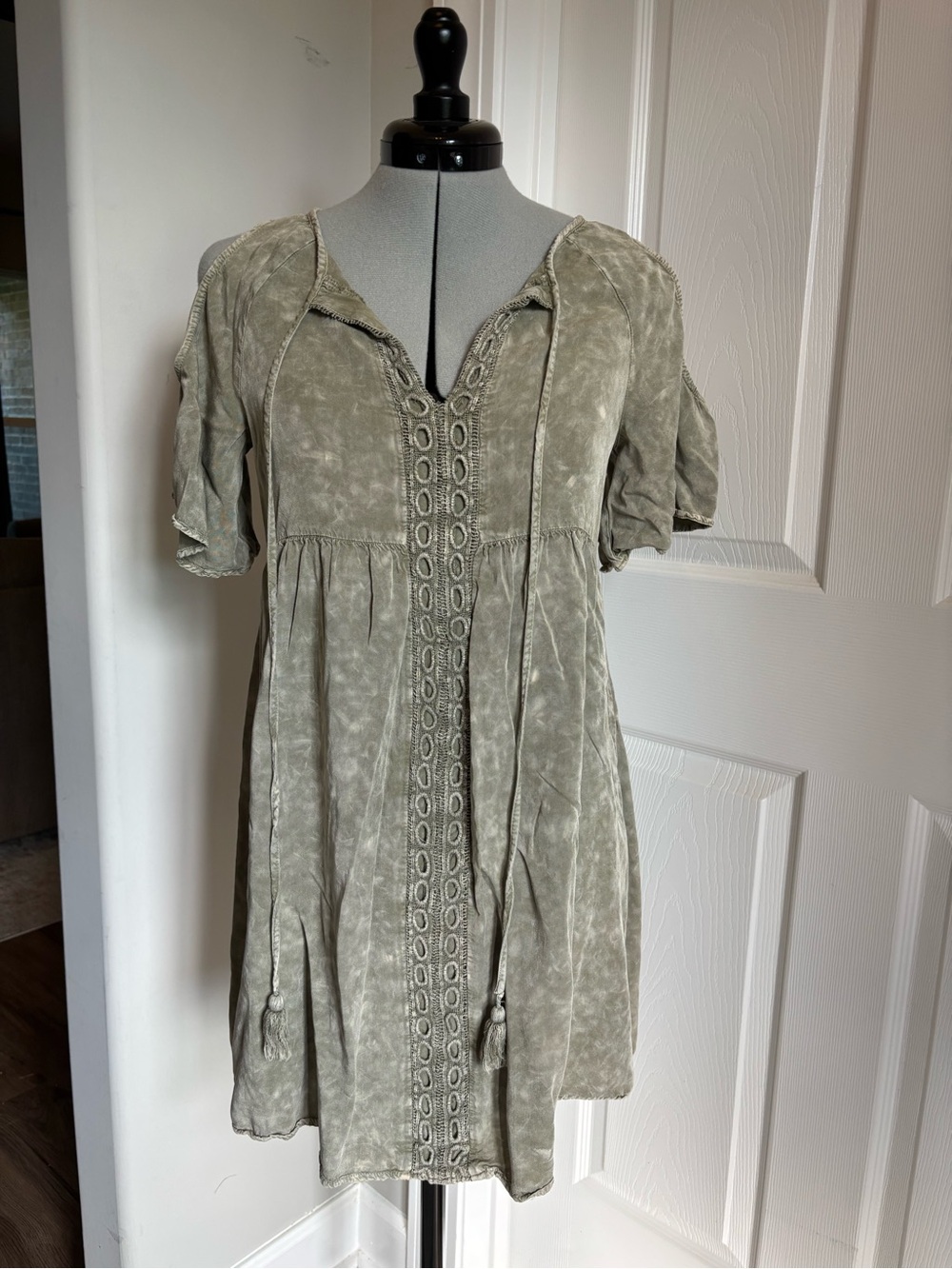 Altar’d State Sage Green Embroidered Boho Tunic Dress Crochet Detail 0247